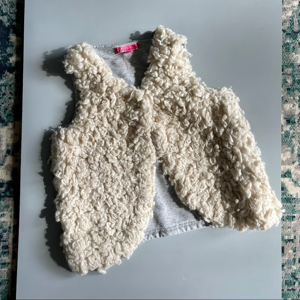 CAKEWALK Girls Sz 5/6 Hi Pile Sherpa Fleece Vest Sweatshirt Back Floral Design